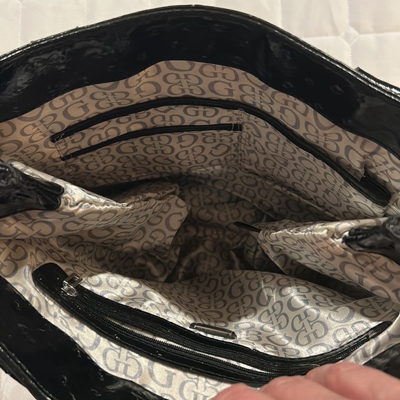 Guess black hand bag. Like new - Picture 8 of 8